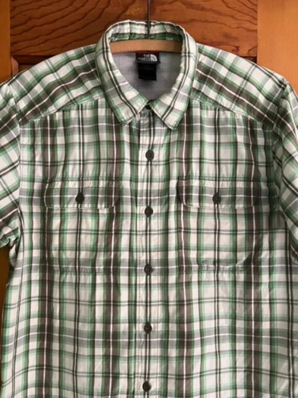 THE NORTH FACE Green Plaid Climate Cool Short Sleeve Shirt Men's Medium